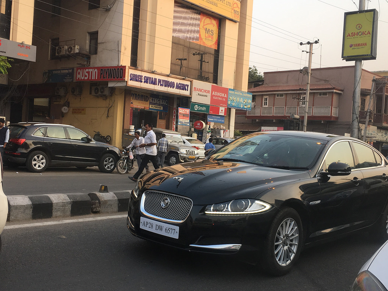 Illustration for article titled Cars from my trip to India over a year ago *pic heavy* (Part I)